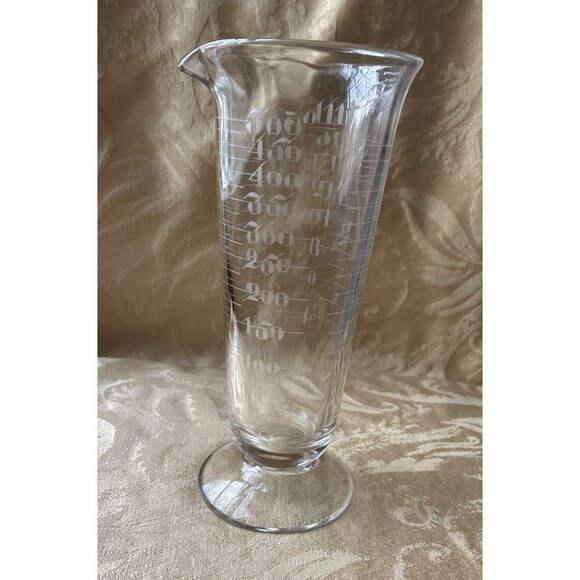 Vintage ETCHED GLASS FOOTED 16 oz 500 cc graduated chemistry BEAKER APOTHECARY - Picture 1 of 8